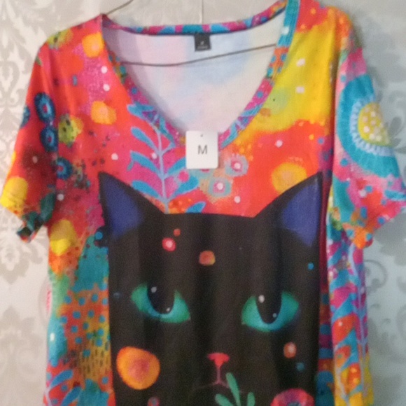 Colorful Cat Graphic T-Shirt - Picture 2 of 3